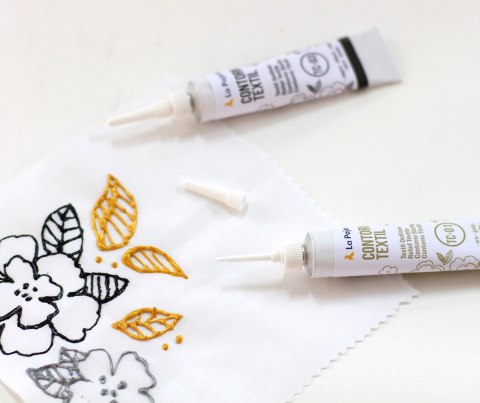 Konturówka do jasnych Tkanin 20 ml Srebrna Konturówka do jasnych Tkanin 20 ml Srebrna